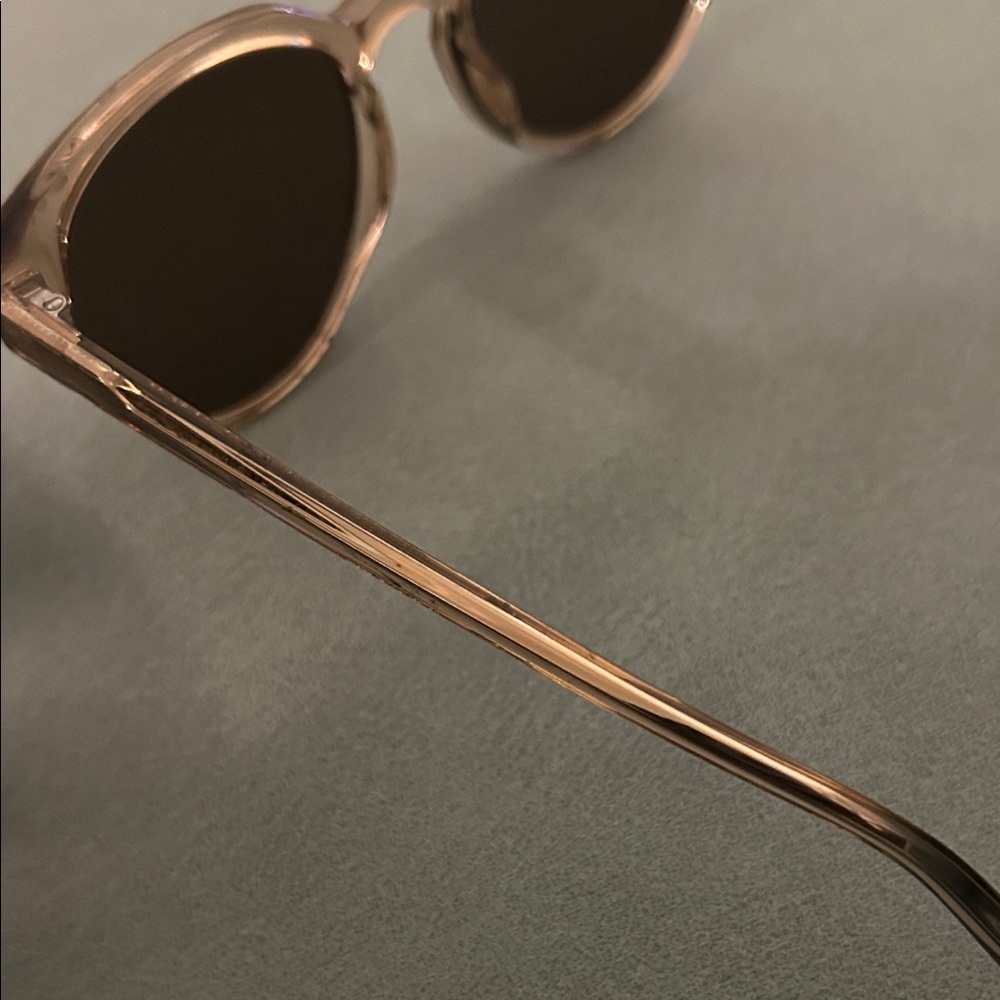 Warby Parker Rose Gold Sunglasses Comps$95(glasses)
includes Warby Parker case - Picture 6 of 10